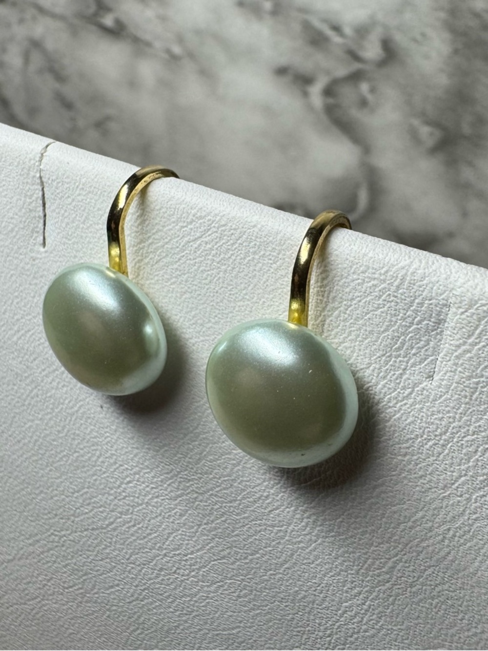 Vintage Silverish/Gray Pearlized Leverback Earrings Gold Tone